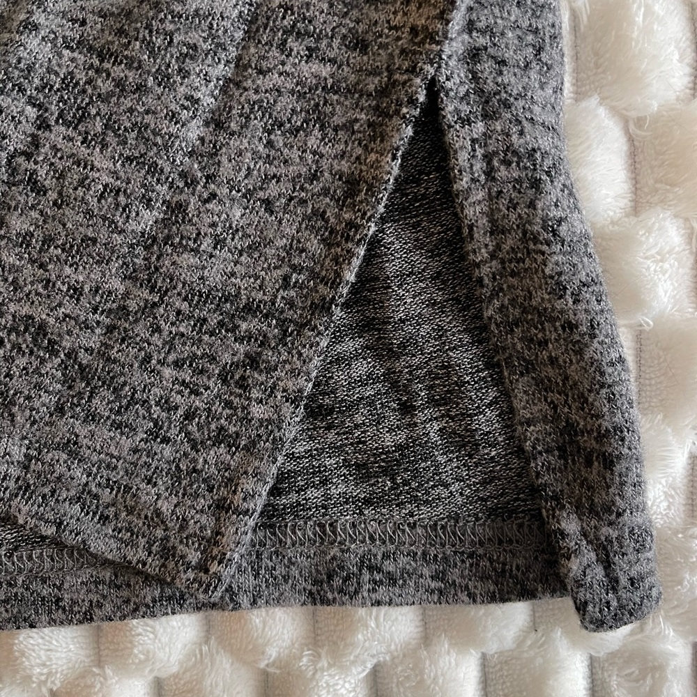 Color Block Tunic - Picture 4 of 7